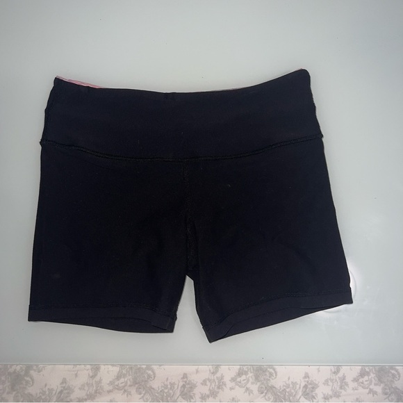 Lululemon Reversible Shorts size 4 - Picture 3 of 5